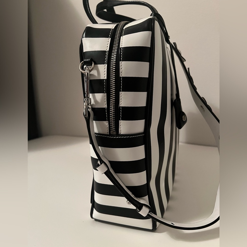 Marc Jacobs Black and White Crossbody Bag - Picture 4 of 10